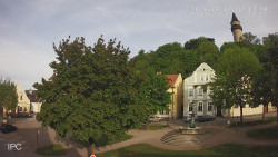 Náměstí, Hrad a Trůba