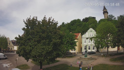 Náměstí, Hrad a Trůba