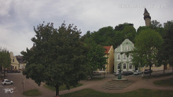Náměstí, Hrad a Trůba