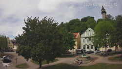 Náměstí, Hrad a Trůba