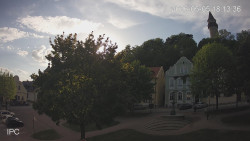 Náměstí, Hrad a Trůba
