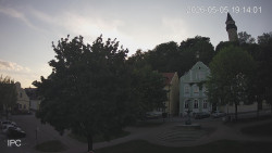 Náměstí, Hrad a Trůba