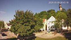 Náměstí, Hrad a Trůba