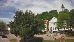 Náměstí, Hrad a Trůba