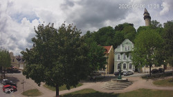 Náměstí, Hrad a Trůba