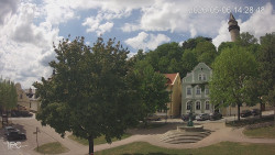 Náměstí, Hrad a Trůba