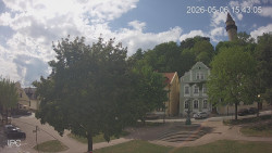 Náměstí, Hrad a Trůba