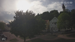 Náměstí, Hrad a Trůba