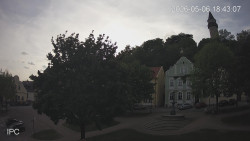 Náměstí, Hrad a Trůba