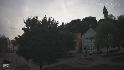 Náměstí, Hrad a Trůba