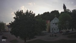 Náměstí, Hrad a Trůba