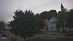 Náměstí, Hrad a Trůba
