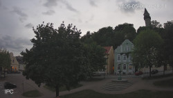Náměstí, Hrad a Trůba