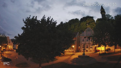 Náměstí, Hrad a Trůba
