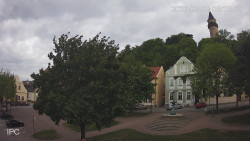 Náměstí, Hrad a Trůba