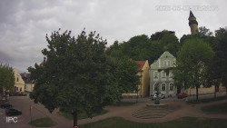 Náměstí, Hrad a Trůba