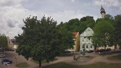 Náměstí, Hrad a Trůba
