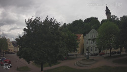 Náměstí, Hrad a Trůba