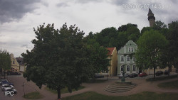 Náměstí, Hrad a Trůba