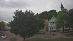 Náměstí, Hrad a Trůba