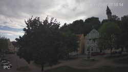 Náměstí, Hrad a Trůba