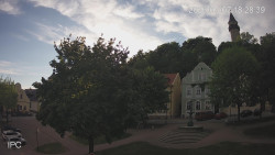 Náměstí, Hrad a Trůba