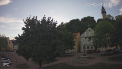 Náměstí, Hrad a Trůba