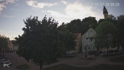 Náměstí, Hrad a Trůba