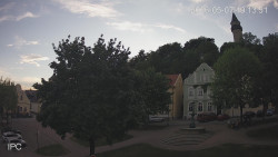 Náměstí, Hrad a Trůba