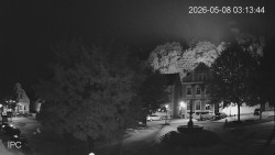 Náměstí, Hrad a Trůba