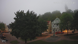 Náměstí, Hrad a Trůba