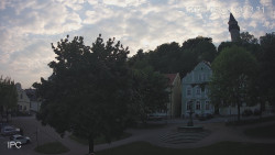 Náměstí, Hrad a Trůba