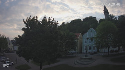 Náměstí, Hrad a Trůba