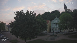 Náměstí, Hrad a Trůba