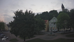 Náměstí, Hrad a Trůba
