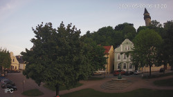 Náměstí, Hrad a Trůba