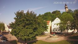 Náměstí, Hrad a Trůba