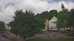 Náměstí, Hrad a Trůba