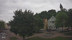 Náměstí, Hrad a Trůba