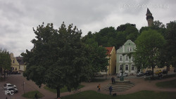 Náměstí, Hrad a Trůba