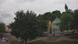 Náměstí, Hrad a Trůba