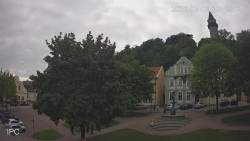 Náměstí, Hrad a Trůba