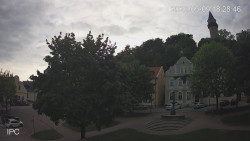 Náměstí, Hrad a Trůba