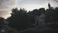 Náměstí, Hrad a Trůba