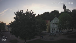 Náměstí, Hrad a Trůba