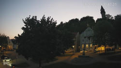Náměstí, Hrad a Trůba