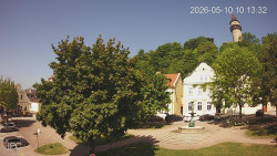 Náměstí, Hrad a Trůba