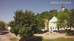 Náměstí, Hrad a Trůba