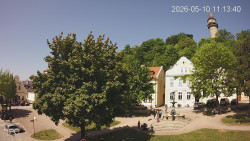 Náměstí, Hrad a Trůba