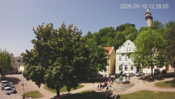 Náměstí, Hrad a Trůba
